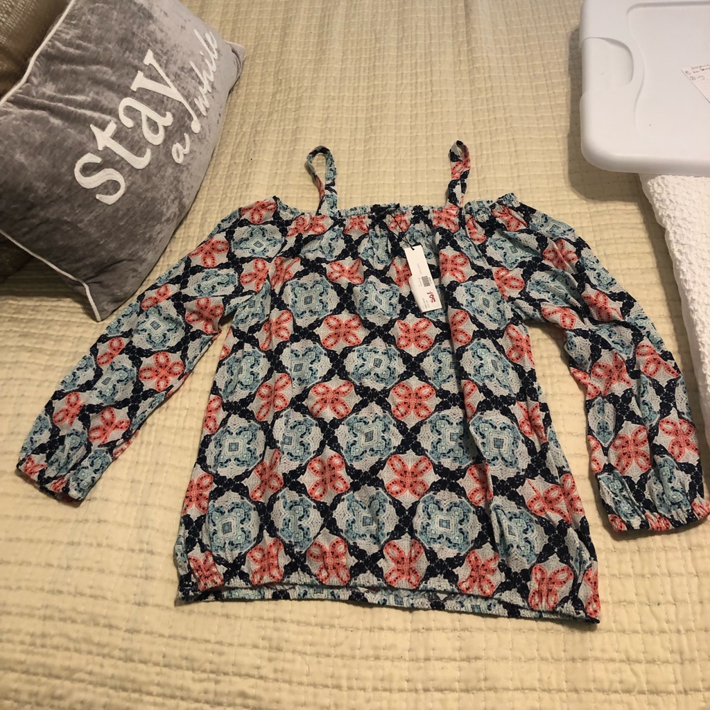 Off Should Strap Top
